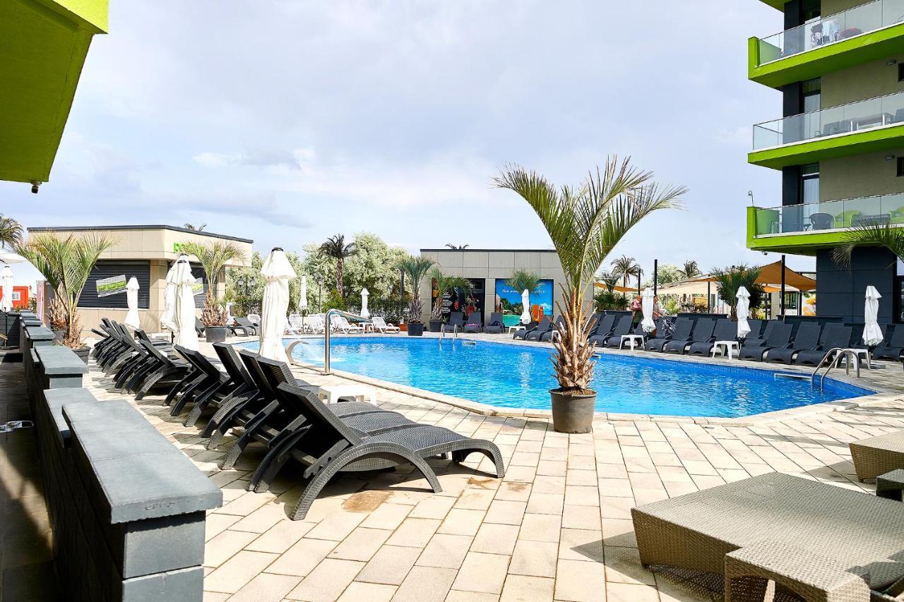 Orange Summer Apartment Spa Pools Beach Resort Mamaia Bagian luar foto