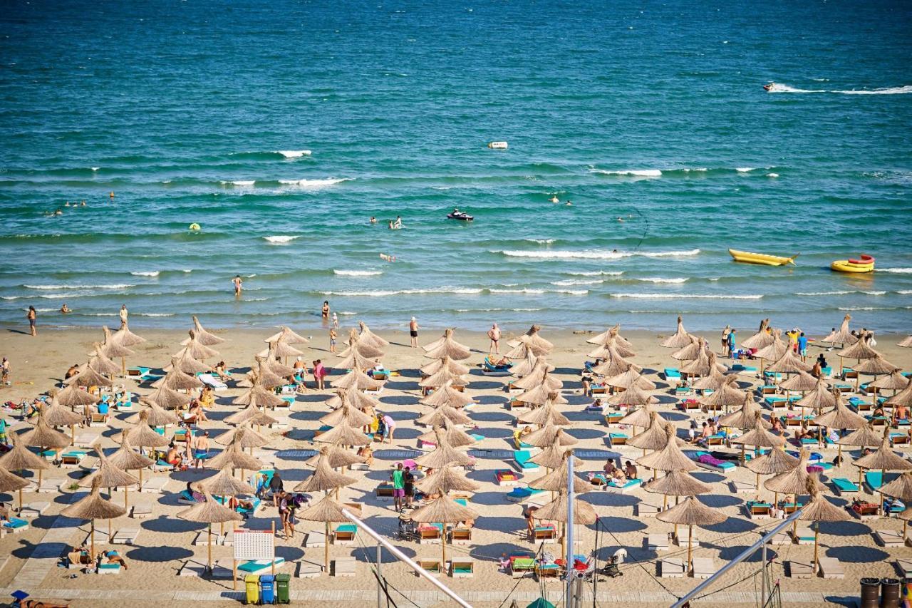 Orange Summer Apartment Spa Pools Beach Resort Mamaia Bagian luar foto