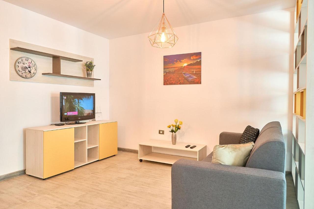 Orange Summer Apartment Spa Pools Beach Resort Mamaia Bagian luar foto