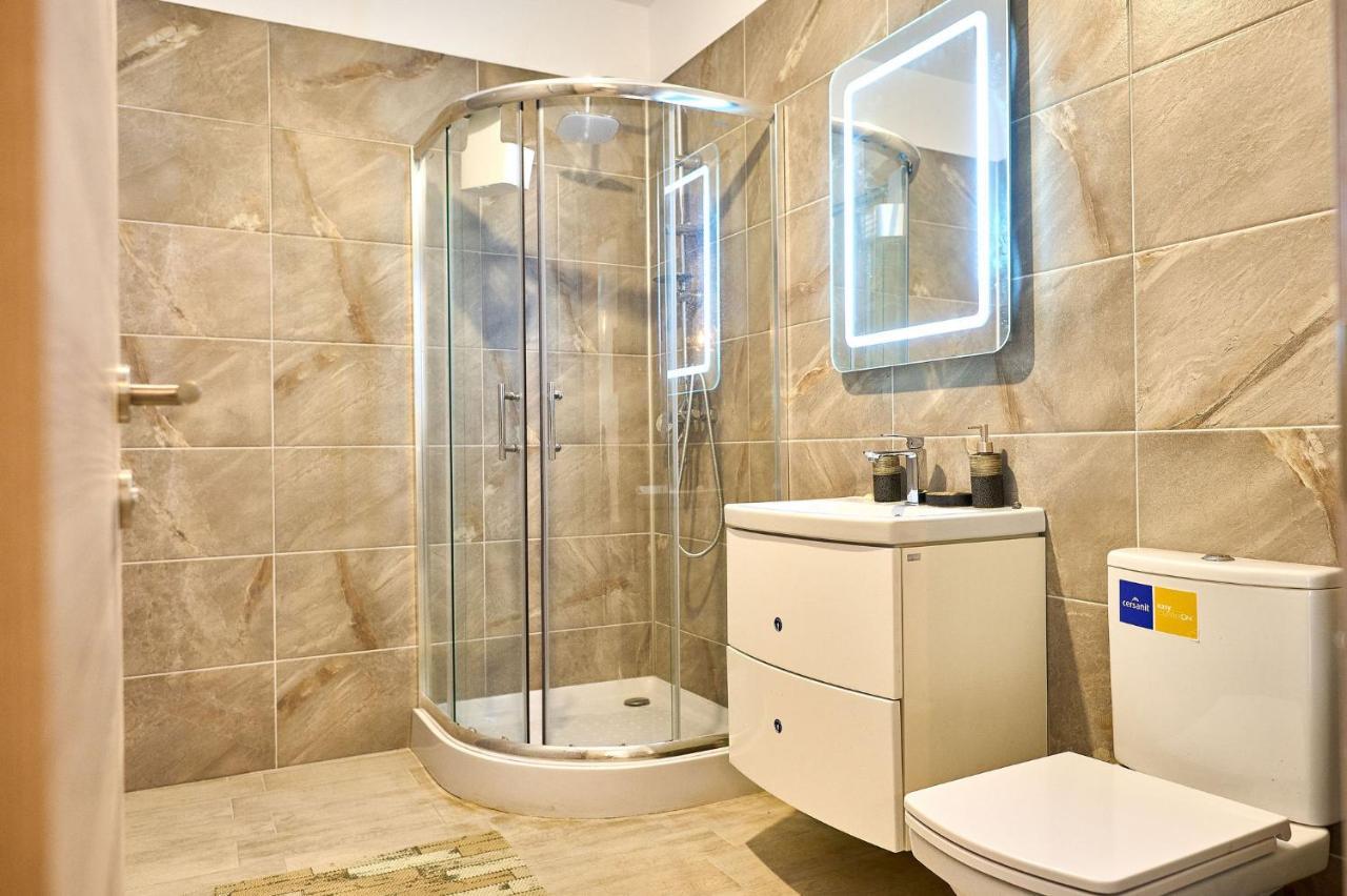 Orange Summer Apartment Spa Pools Beach Resort Mamaia Bagian luar foto