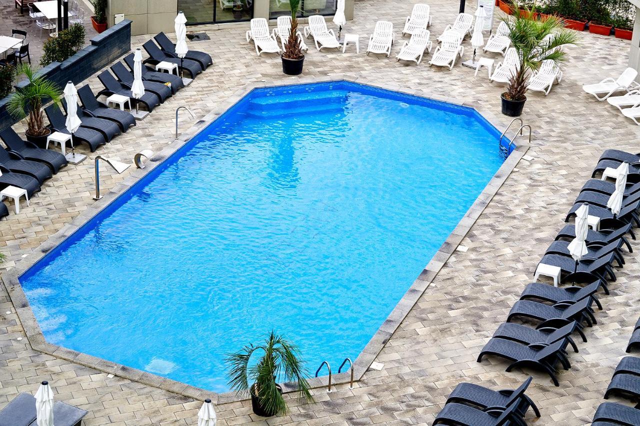 Orange Summer Apartment Spa Pools Beach Resort Mamaia Bagian luar foto