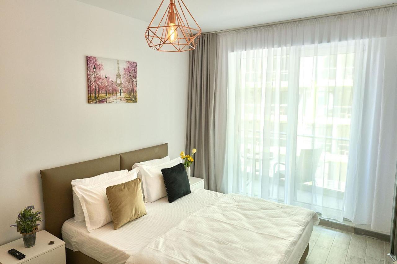 Orange Summer Apartment Spa Pools Beach Resort Mamaia Bagian luar foto