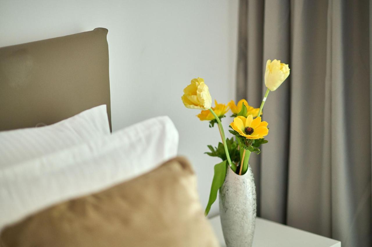 Orange Summer Apartment Spa Pools Beach Resort Mamaia Bagian luar foto